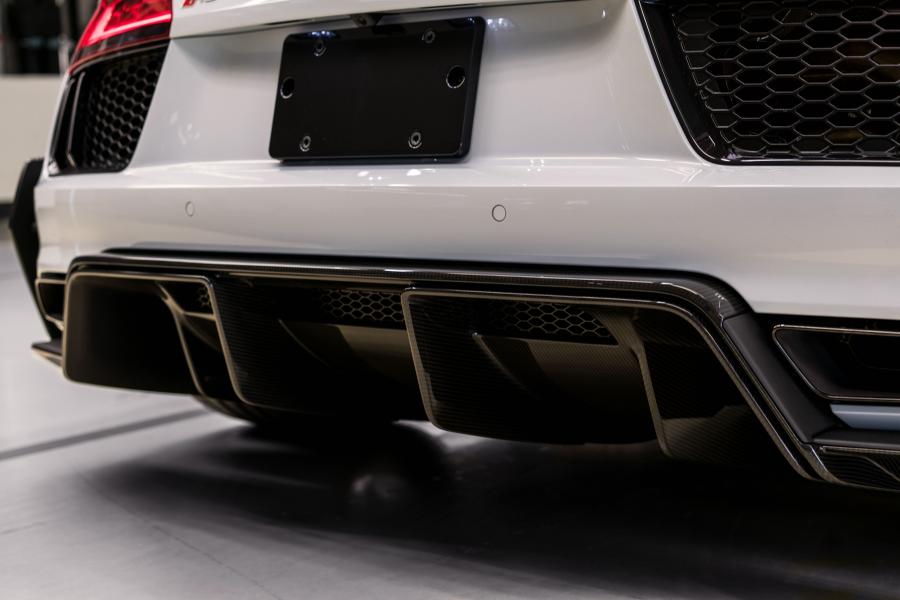 Детали экстерьера Audi R8 V10 plus Coupe Competition Package 2018 года  (NA) (фото 7 из 11)